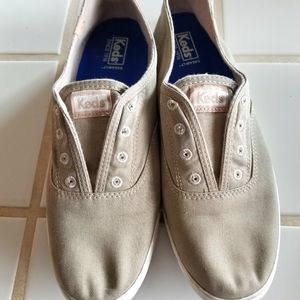 Keds Chillax Taupe Womens Shoe, Size 9M